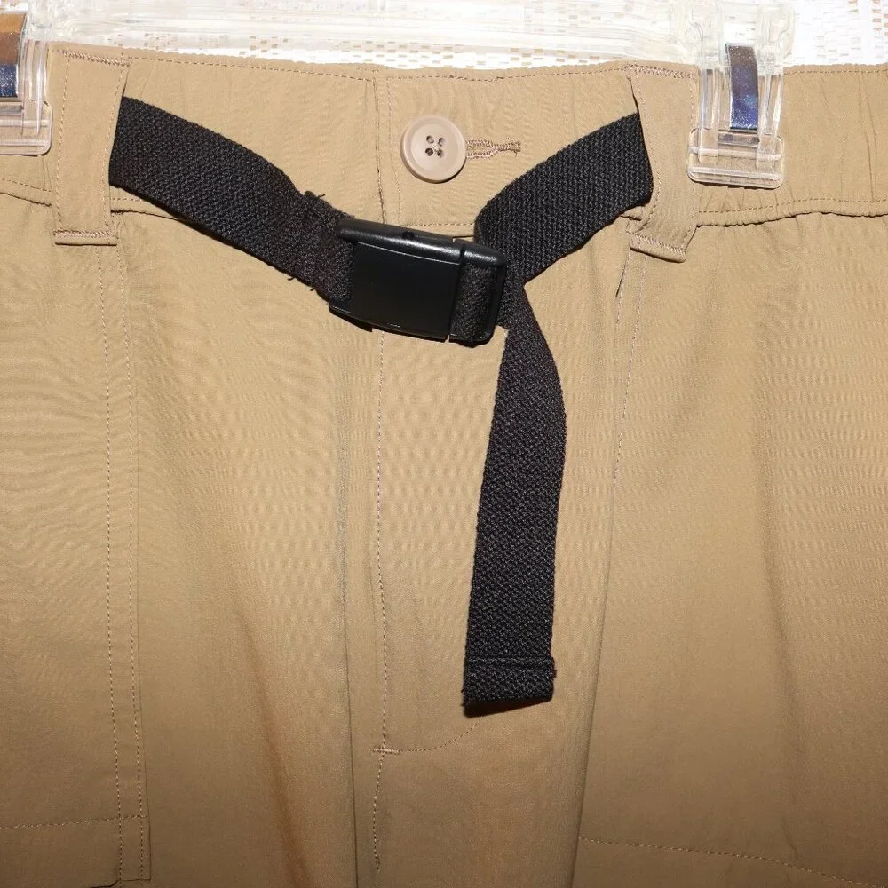 Sonoma men's nylon shorts size 34 elastic waist, easy wear built-in belt